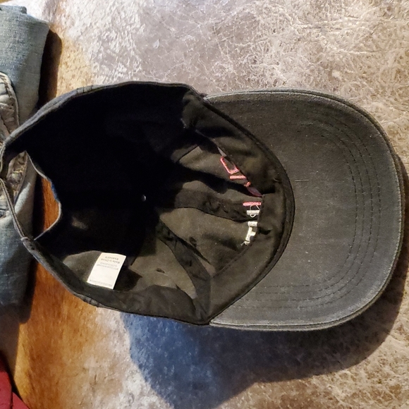 Hat - Picture 3 of 4